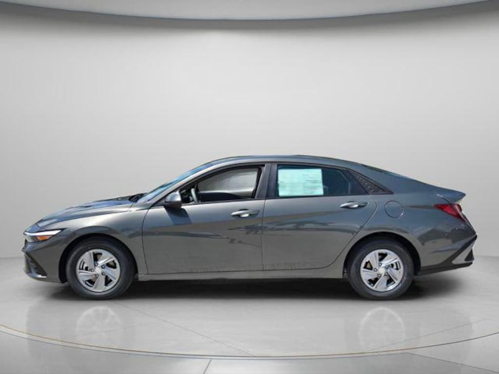 New 2026 Hyundai Elantra SE Sedan