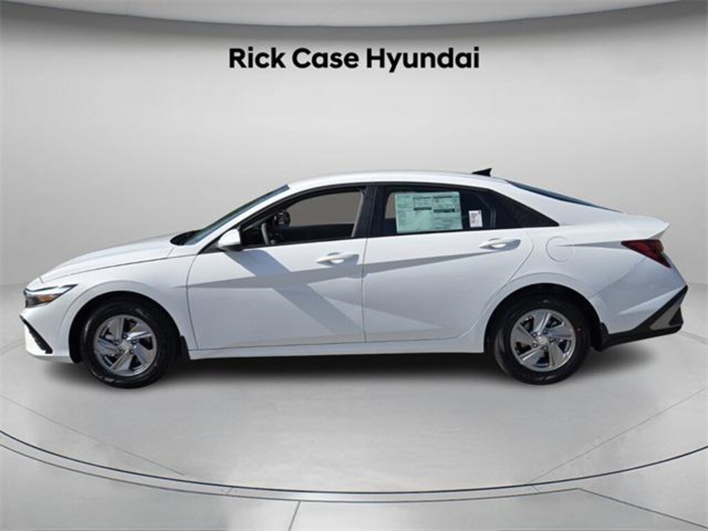 New 2026 Hyundai Elantra SE Sedan