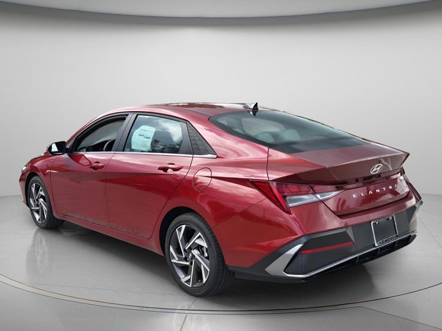 2025 Hyundai Elantra Limited - Photo 8