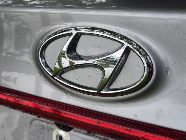 2023 Hyundai Santa Fe SE - Photo 10