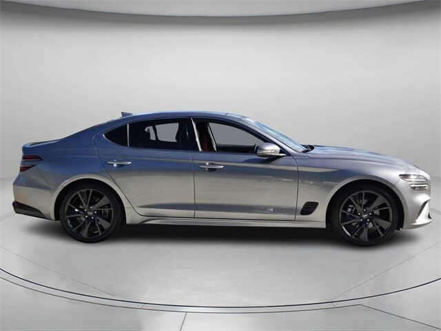 2023 Genesis G70 2.0T photo 3