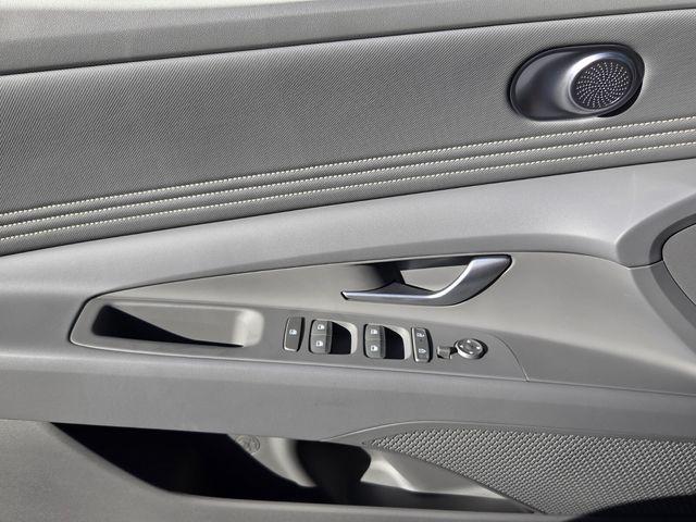 2026 Hyundai Elantra SEL - Photo 15