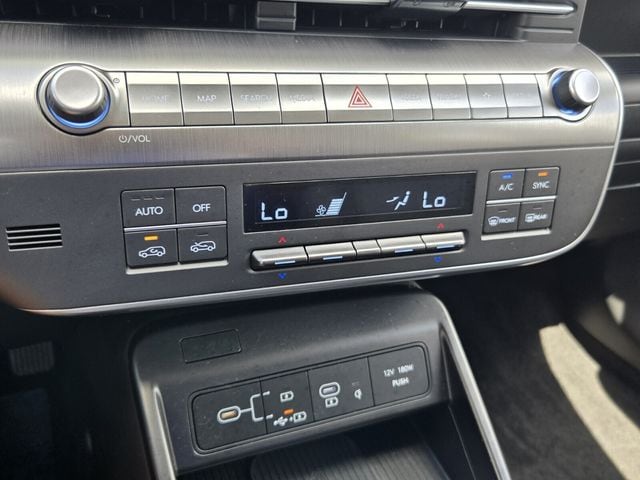 2024 Hyundai Kona Limited - Photo 17