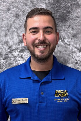 Staff member Alex Sosa from f3ca5c5322ec