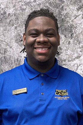 Staff member David Louis from f3ca5c5322ec