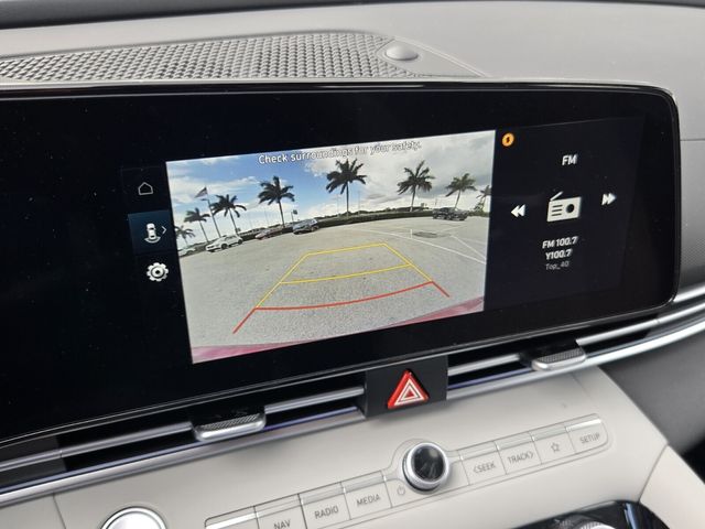 2025 Hyundai Elantra Limited - Photo 19