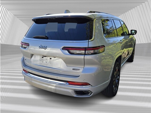 2022 Jeep Grand Cherokee Overland photo 4