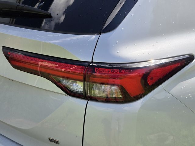 2023 Mitsubishi Outlander SE - Photo 8