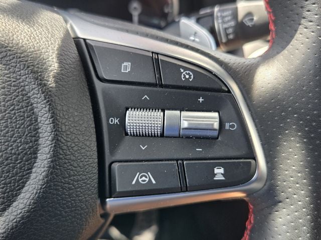2023 GENESIS G70 Standard - Photo 24