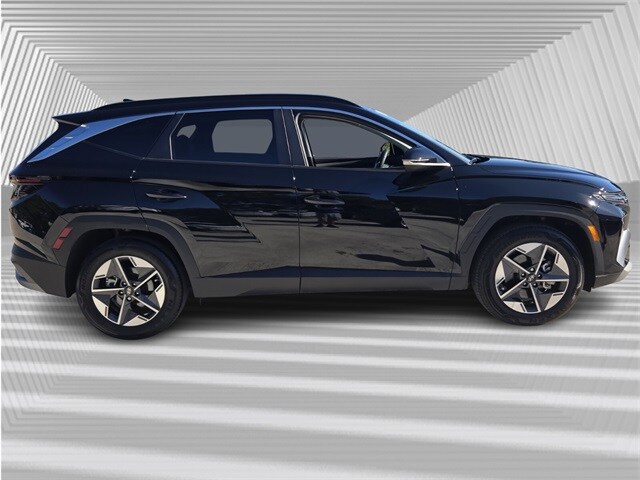 2025 Hyundai Tucson SEL Convenience photo 3