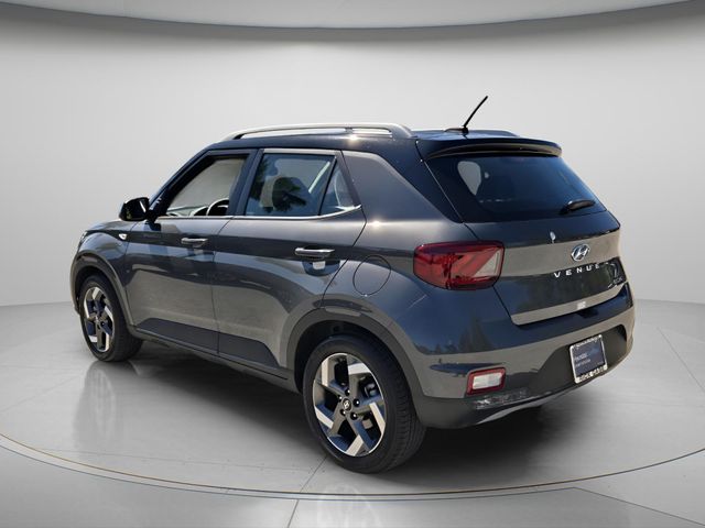 2025 Hyundai Venue Limited - Photo 8