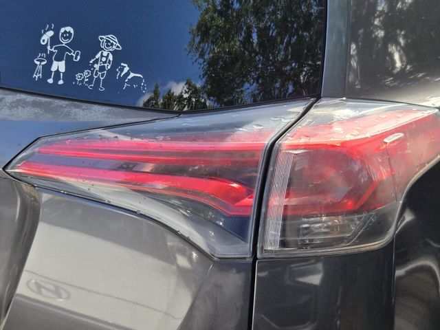 2016 Toyota RAV4 XLE - Photo 7