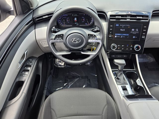 2023 Hyundai Tucson SE - Photo 12