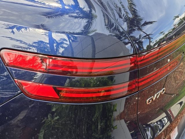 2024 GENESIS GV70 Standard - Photo 8