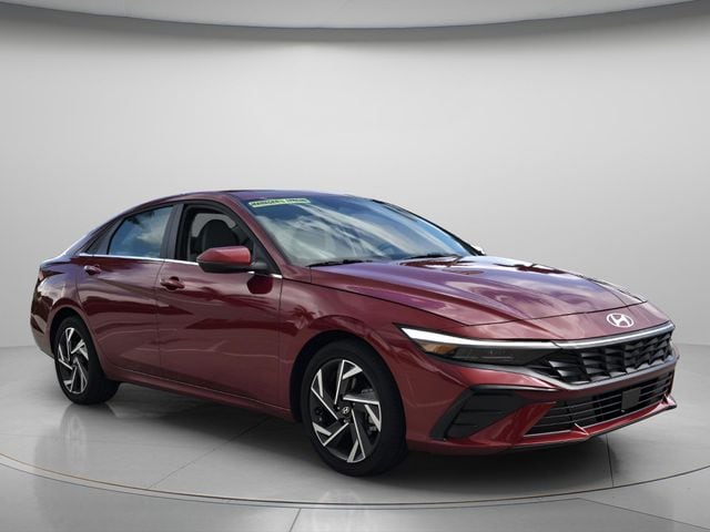 2025 Hyundai Elantra Limited - Photo 9