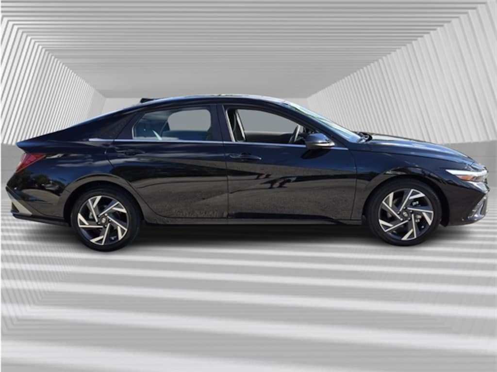 Certified 2025 Hyundai Elantra SEL Convenience Sedan