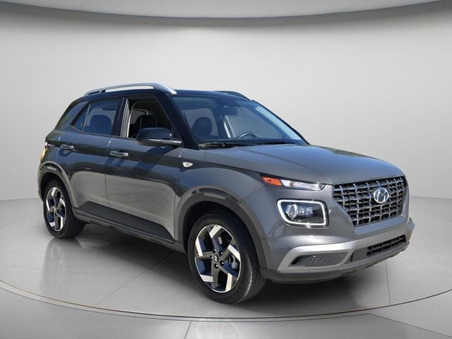 2025 Hyundai Venue Limited - Photo 9