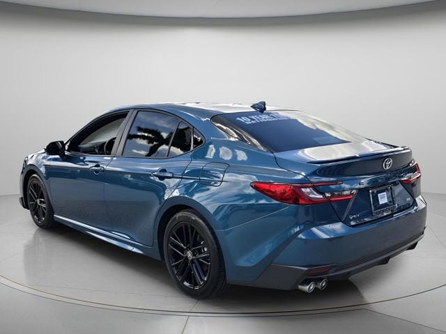 2025 Toyota Camry SE - Photo 8