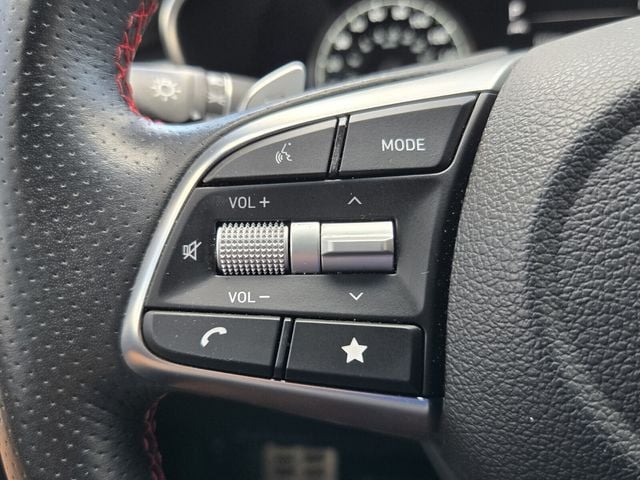 2023 GENESIS G70 Standard - Photo 24