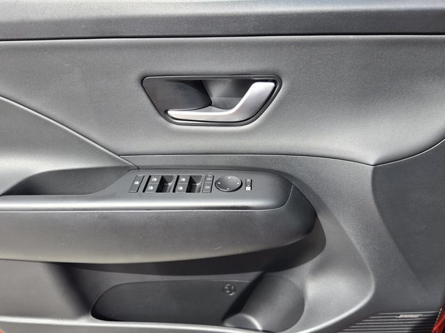 2024 Hyundai Kona Limited - Photo 28