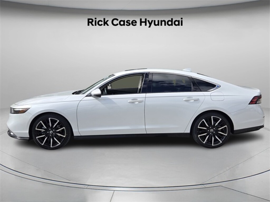 Used 2023 Honda Accord Hybrid Touring Sedan