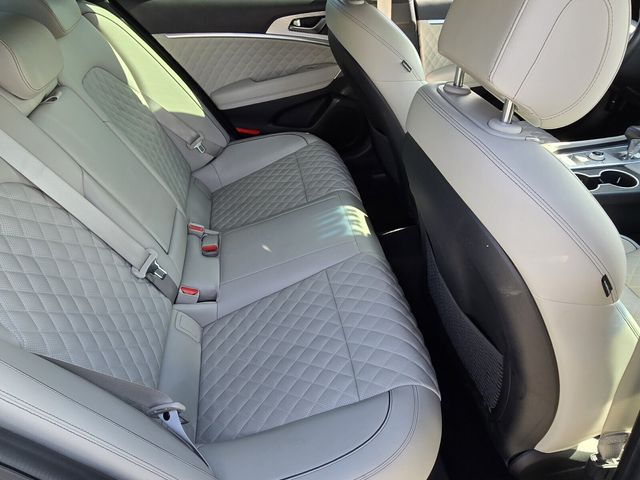 2023 GENESIS G70 Standard - Photo 17