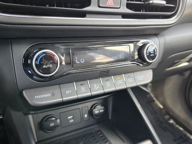 2023 Hyundai Kona Limited - Photo 18
