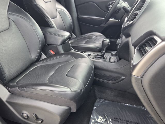 2022 Jeep Cherokee Latitude Lux - Photo 19