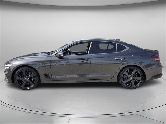 2023 Genesis G70 2.0T photo 2