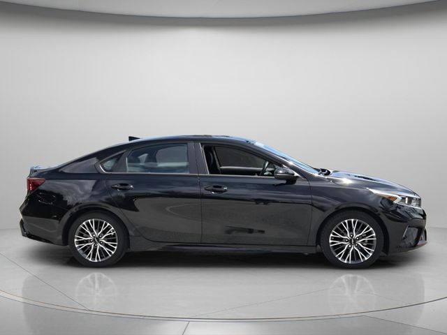 2023 Kia Forte GT-Line - Photo 5