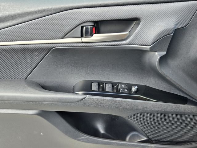 2025 Toyota Camry SE - Photo 27