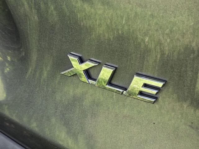 2021 Toyota RAV4 XLE - Photo 10