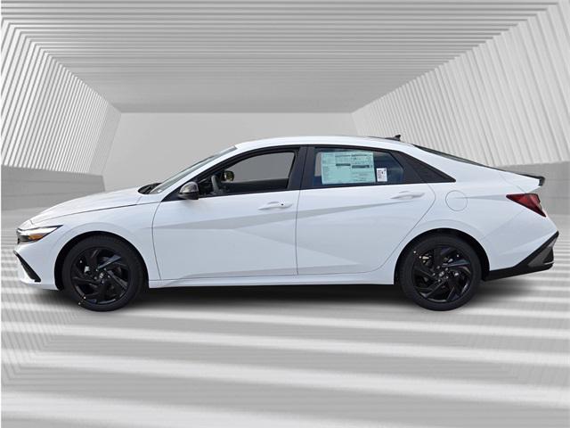 2026 Hyundai Elantra SEL Sport photo 2