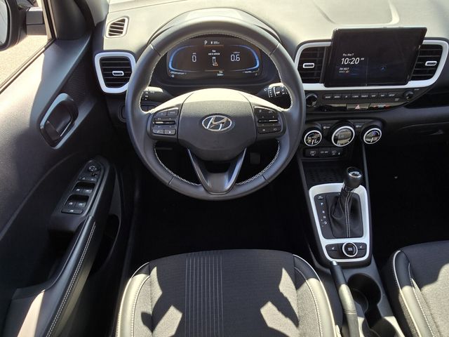 2025 Hyundai Venue Limited - Photo 12
