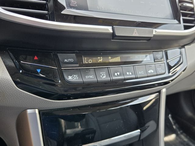 2017 Honda Accord EX-L - Photo 18