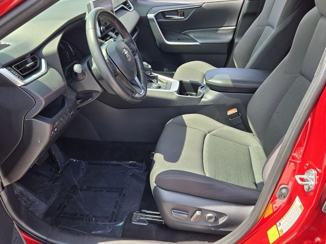 2023 Toyota RAV4 SE - Photo 10