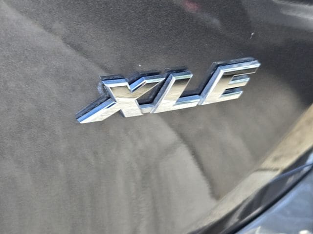 2016 Toyota RAV4 XLE - Photo 11