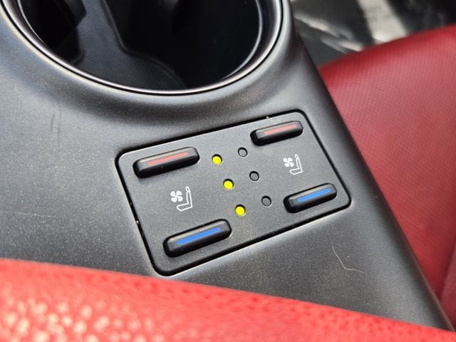 2021 Toyota Camry XSE - Photo 22