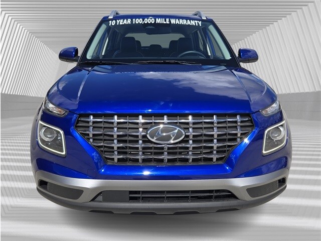 2023 Hyundai Venue Limited photo 3