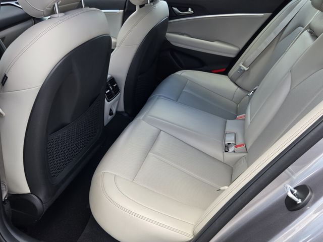 2023 GENESIS G70 Standard - Photo 11