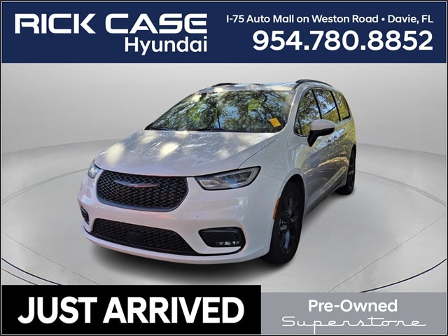 2023 Chrysler Pacifica Touring L