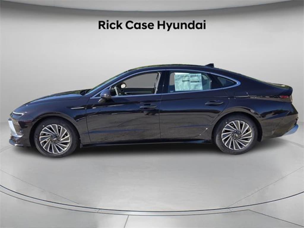 New 2025 Hyundai Sonata Hybrid SEL Sedan