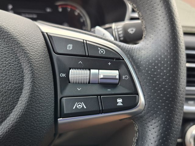 2023 GENESIS G70 Standard - Photo 23
