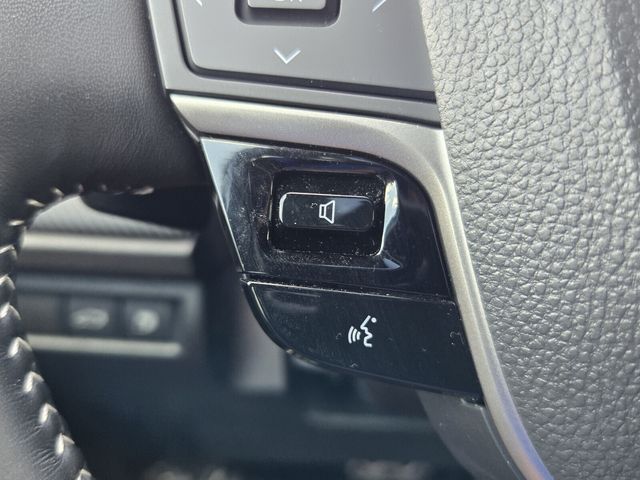 2025 Toyota Camry SE - Photo 24