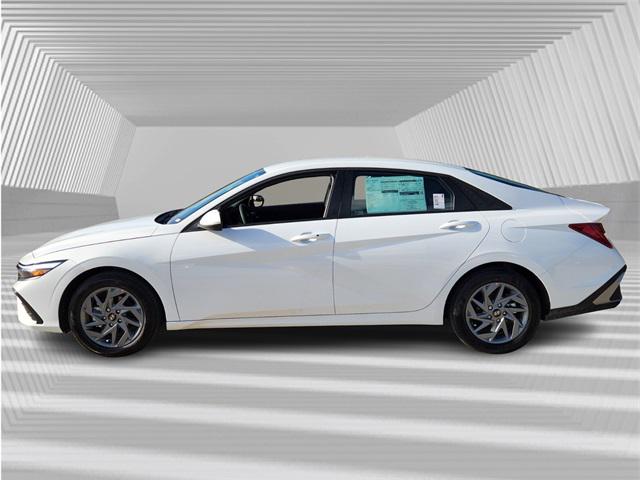 2025 Hyundai Elantra Hybrid Blue photo 2