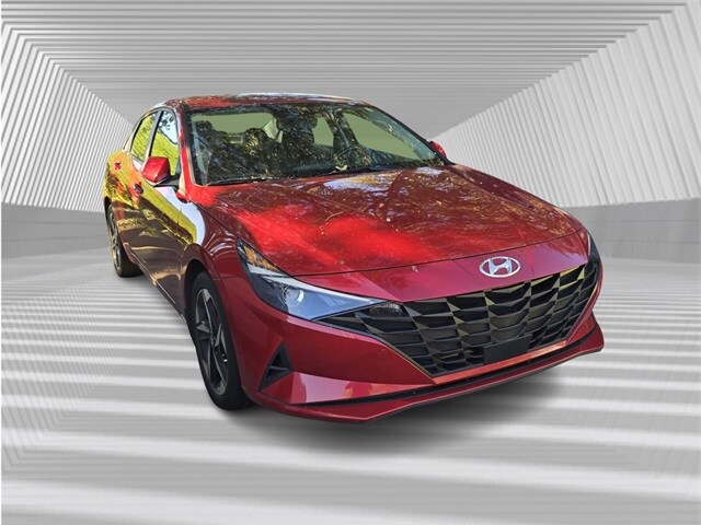 2023 Hyundai Elantra SEL photo 3