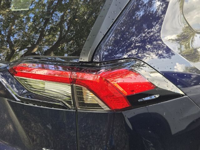 2025 Toyota RAV4 XLE Premium - Photo 8