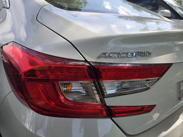 2018 Honda Accord LX - Photo 9