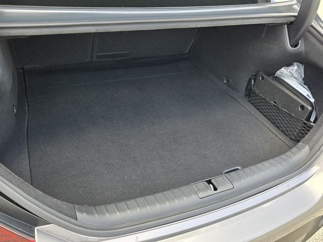 2023 GENESIS G70 Standard - Photo 13
