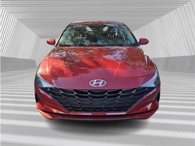2023 Hyundai Elantra SEL photo 2